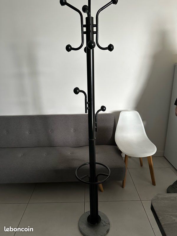 Porte manteau noir pied marbre (image 1)