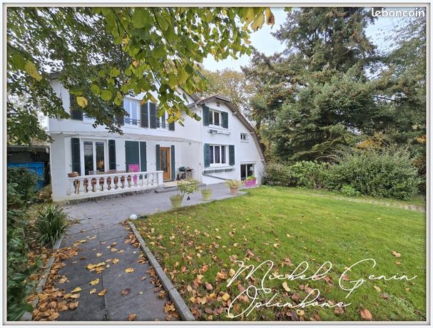 Maison 8 pièces 208 m²