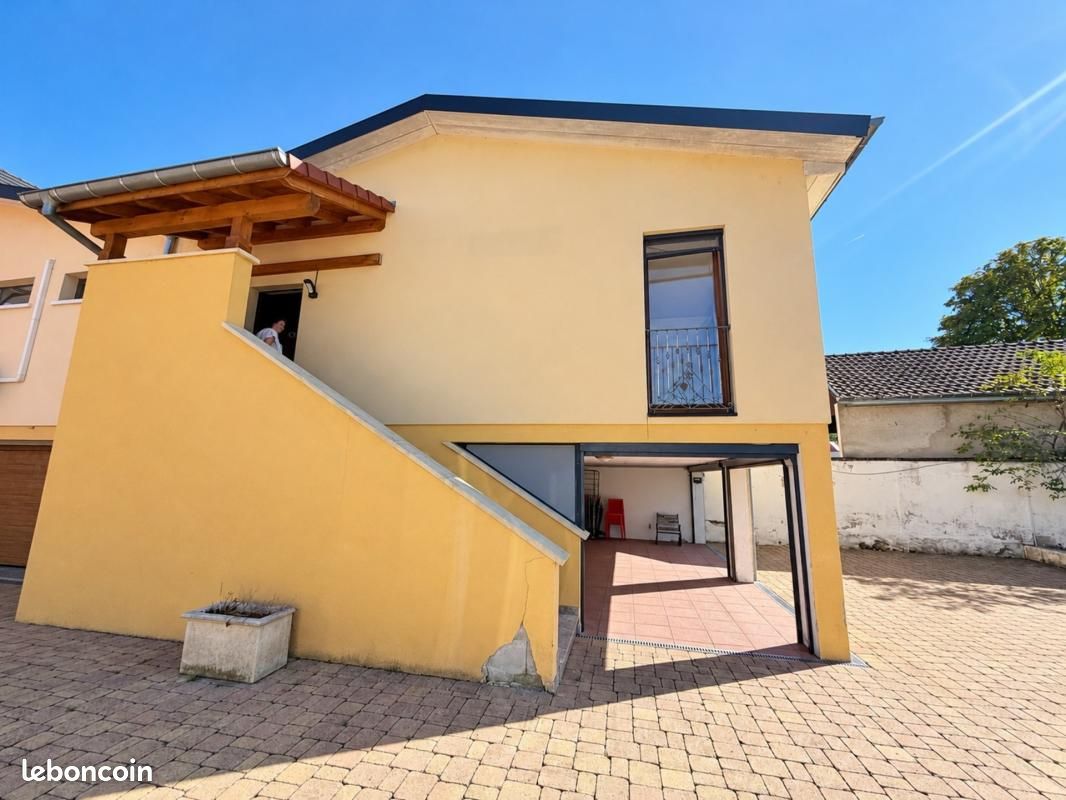 Maison 4 pièces 101 m² · à Saint-Louis · 101 m² · 385 000 €
