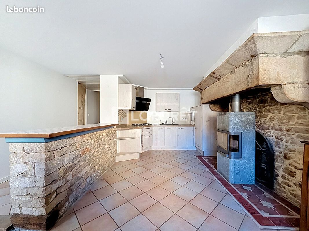 Maison 8 pièces 217 m² · à Gy · 217 m² · 199 000 €