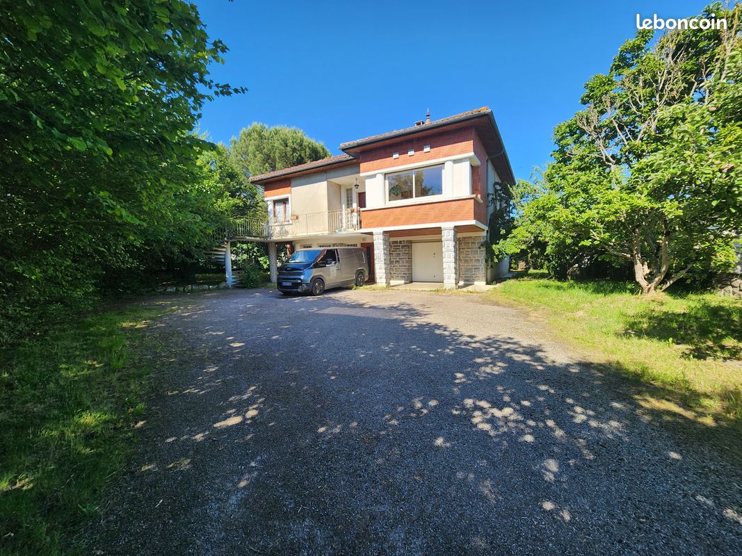 Maison 8 pièces 180 m² · à Seissan · 180 m² · 149 000 €