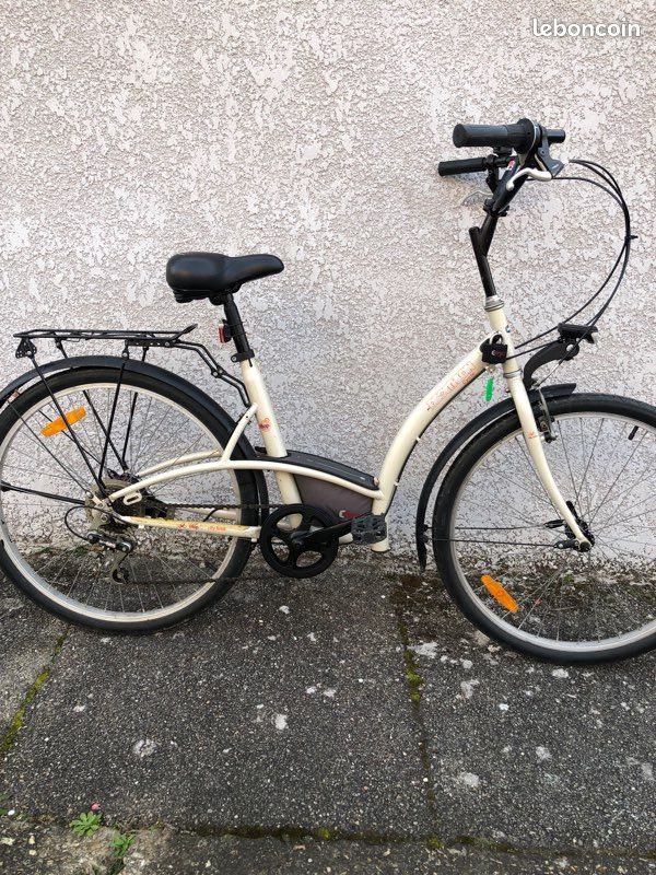 Vélo De Ville Femme Btwin Decathlon – 26 Pouces – 18 Vitesses – Gris