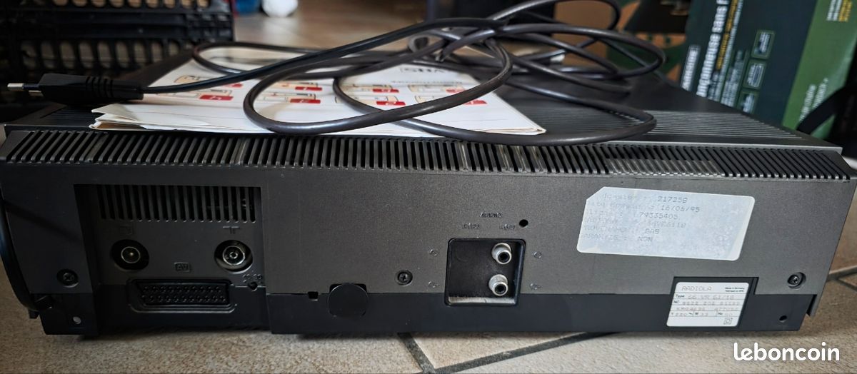 Magnetoscope vhs international 212n sans telecommande à Boisemont-Eure