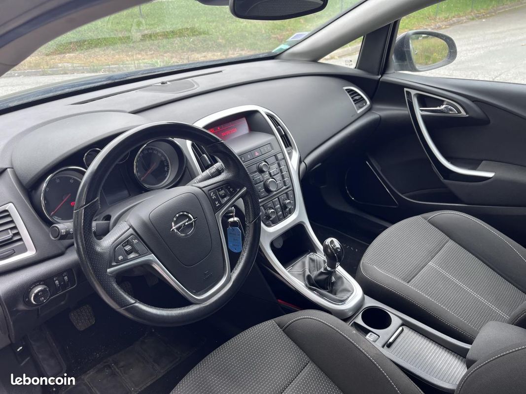 OPEL ASTRA 1.7 CDTI - 125 - Sport DISTRIBUTION ET EMBRAYAGE NEUF (image 9)