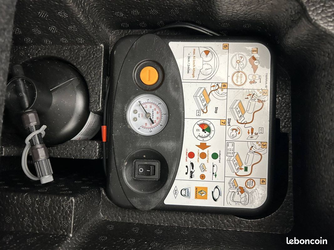 RENAULT Captur E-Tech Plug-in 160 - 21 Intens (image 28)
