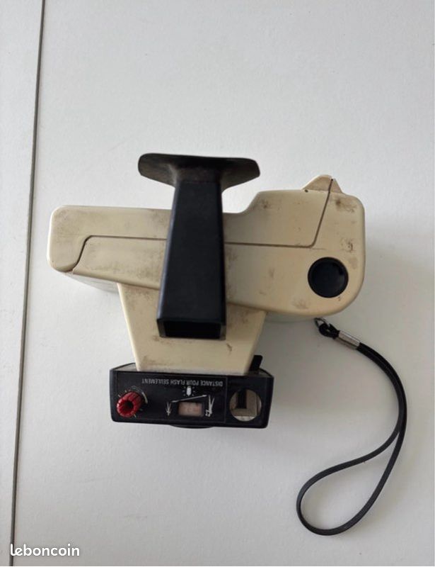 Polaroid Land Camera Swinger model 20 - a photo on