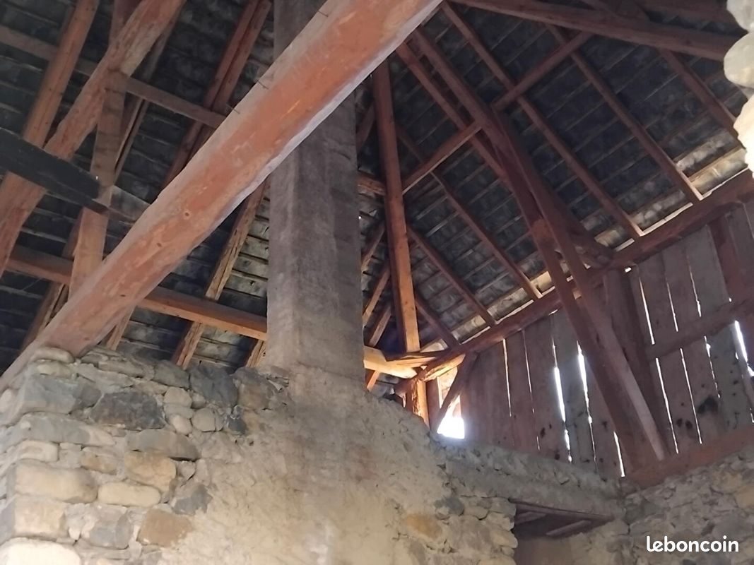 Grange 1 pièce 130 m² (image 2)