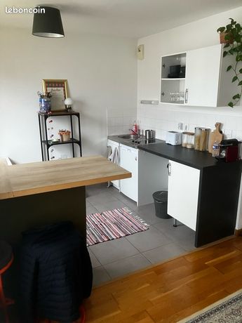 Grand studio récent au pied du métro Jacques Cartier (Gare) — 2