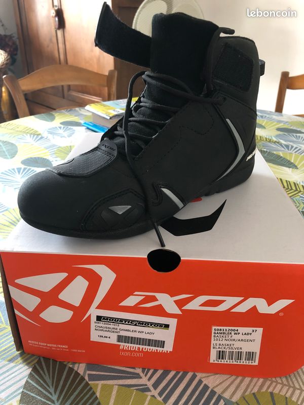 Chaussures moto IXON (image 1)