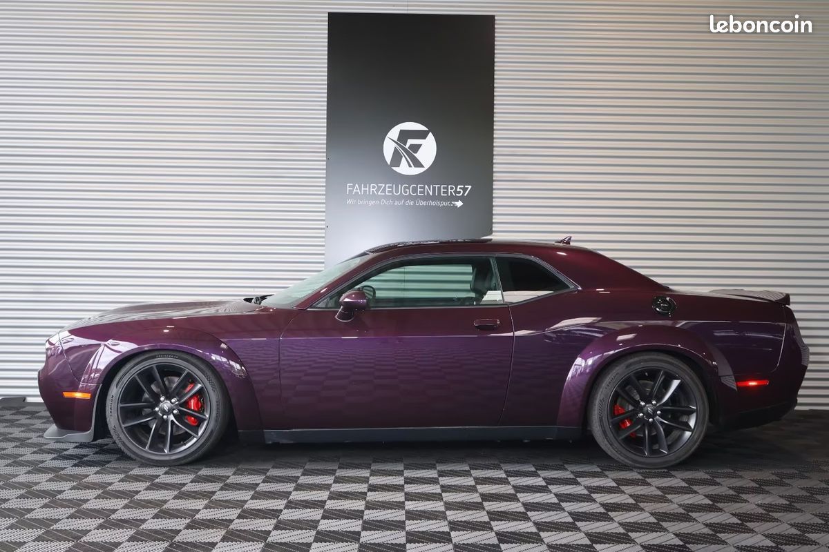 Dodge CHALLENGER R/T Widebody 5.7 HEMI V8 373 ch BVA8 – Alpine – CarPlay – Widebody (image 2)