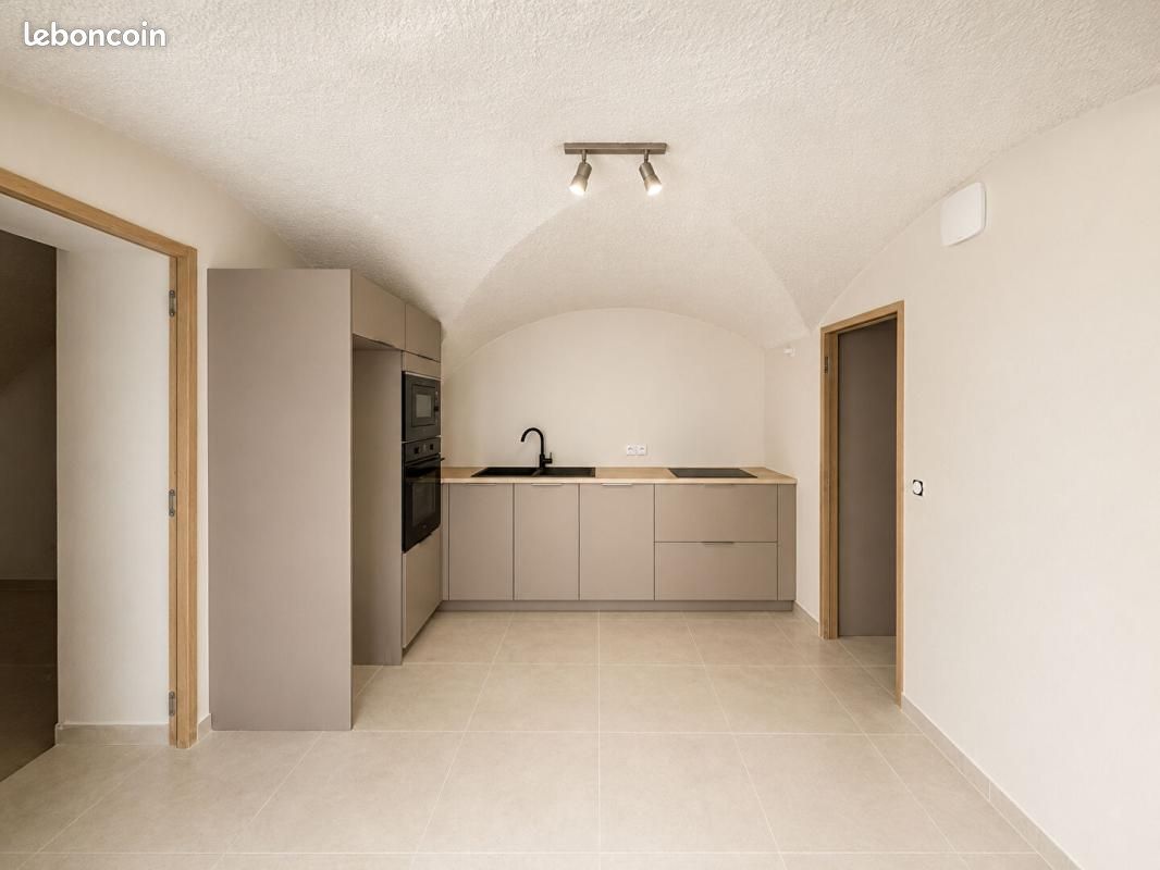 Appartement 2 pièces 37 m² · à Eyguières · 37 m² · 770 €