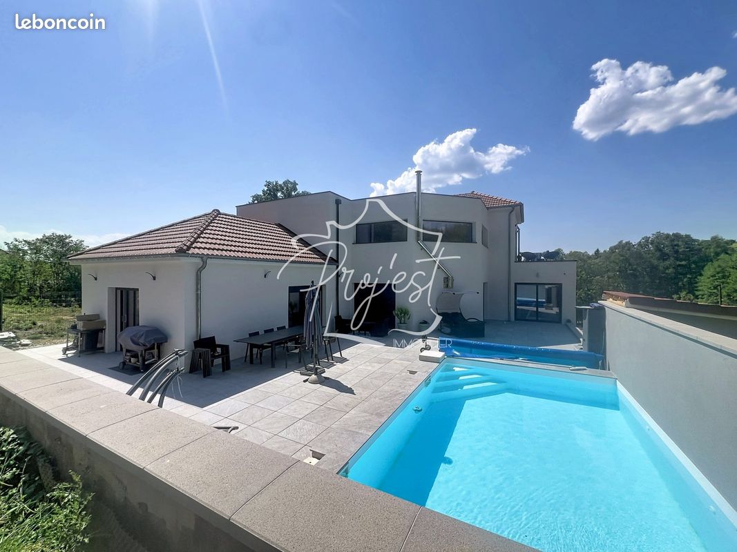 Maison 9 pièces 411 m² · à Essert · 411,2 m² · 749 500 €