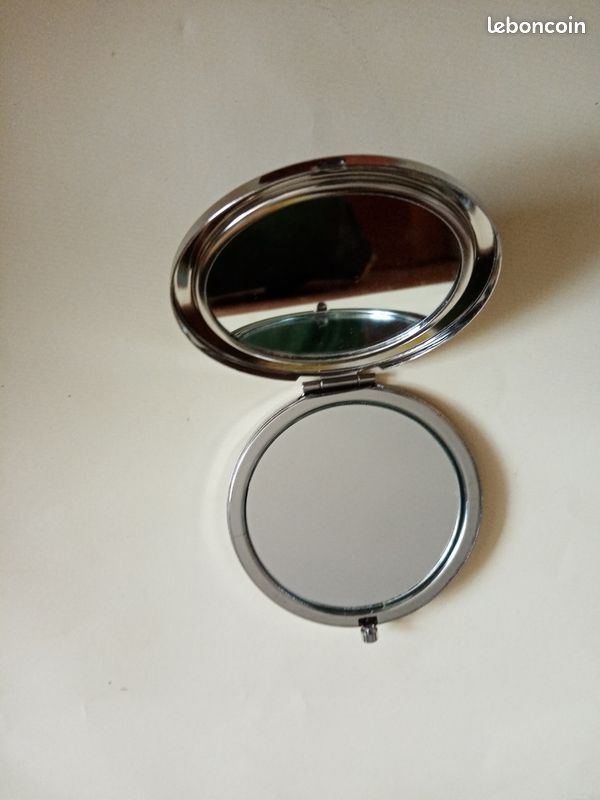 Miroir De Poche Doré Yves Rocher - Format Rond 7x7 Cm, épaisseur 1 Cm | Parfait Pour Sac à Main
