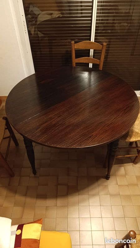 Table ronde en bois avec allonge (image 1)
