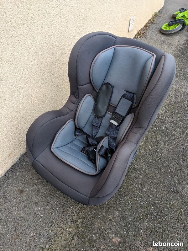 Beaba Purseat Siege Auto Pliable Compact Et Nomade, Isofix Groupe 2 & 3 -  Noir à Prix Carrefour