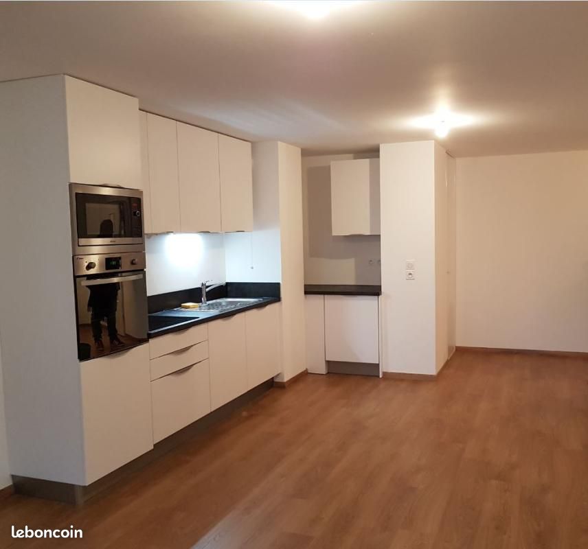 Appartement 3 pièces 66 m² · à La Madeleine · 66 m² · 877 €/mois