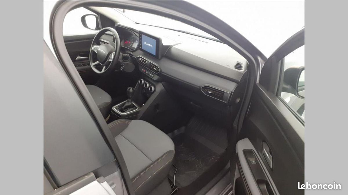 Dacia Jogger TCe 110 7 pl Extreme (image 9)