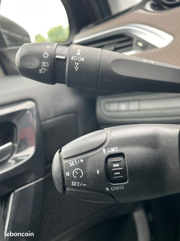 PEUGEOT 2008 1.2 80CV ACCESS (SUIVI COMPLEt) (image 17)