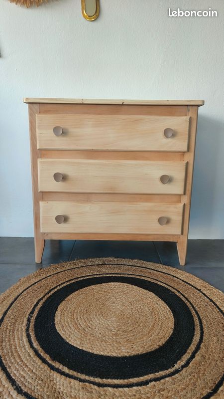 Petite commode parisienne en bois brut (Hêtre et Pin) – 3 tiroirs (image 2)