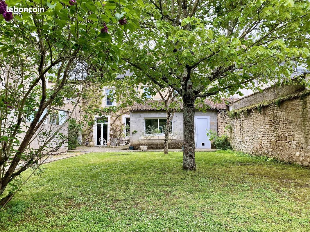 Maison 230 m² · à Poitiers · 230 m² · 399 000 €