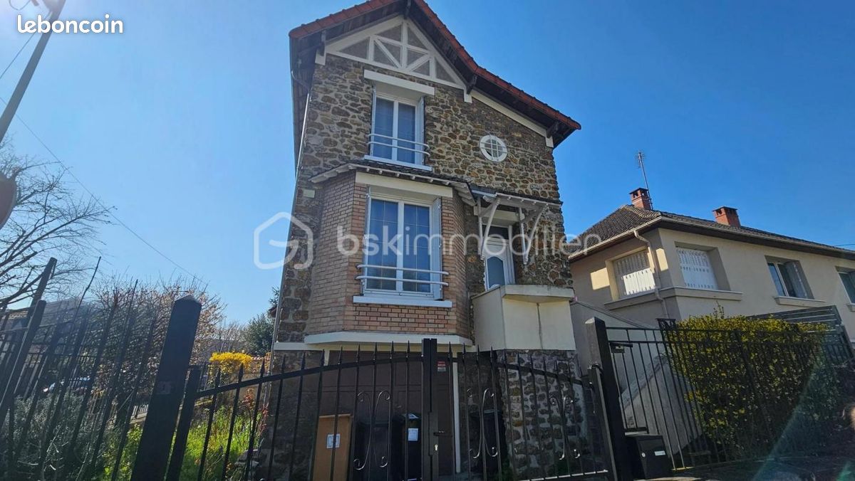Maison 4 pièces 82 m² · aux Pavillons-sous-Bois · 82 m² · 290 000 €