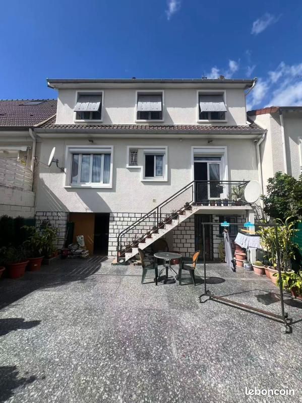 Maison 10 pièces 190 m² · à La Courneuve · 190 m² · 519 000 €