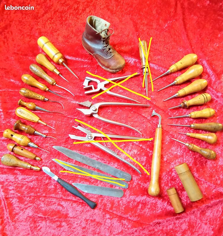 Outil ancien de cordonnier maroquinier bottier sellier bourrelier