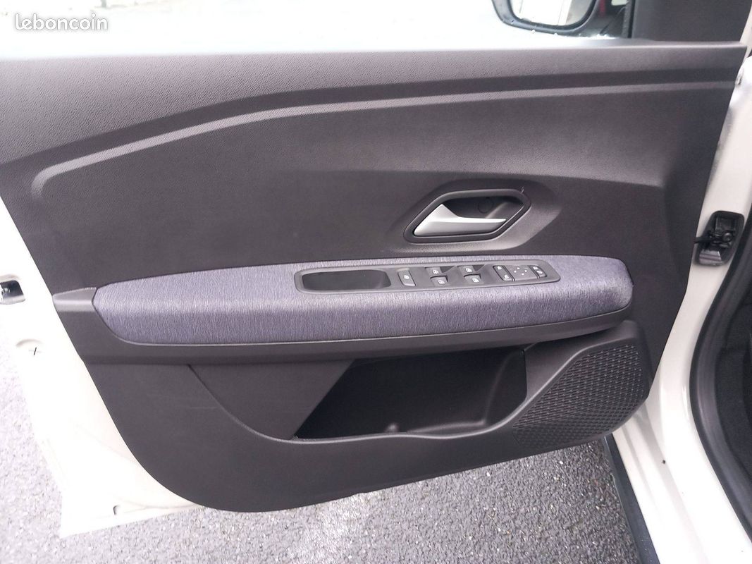 DACIA Jogger Hybrid 155 7 places Journey (image 11)