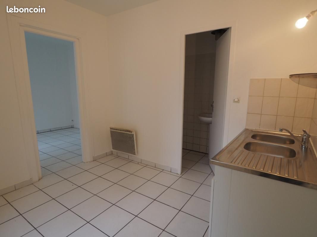 Appartement 1 pièce 25 m² · à Vénissieux · 25 m² · 465 €