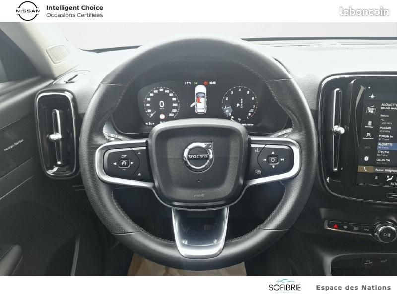 Volvo XC40 T4 190ch Momentum Geartronic 8 (image 7)