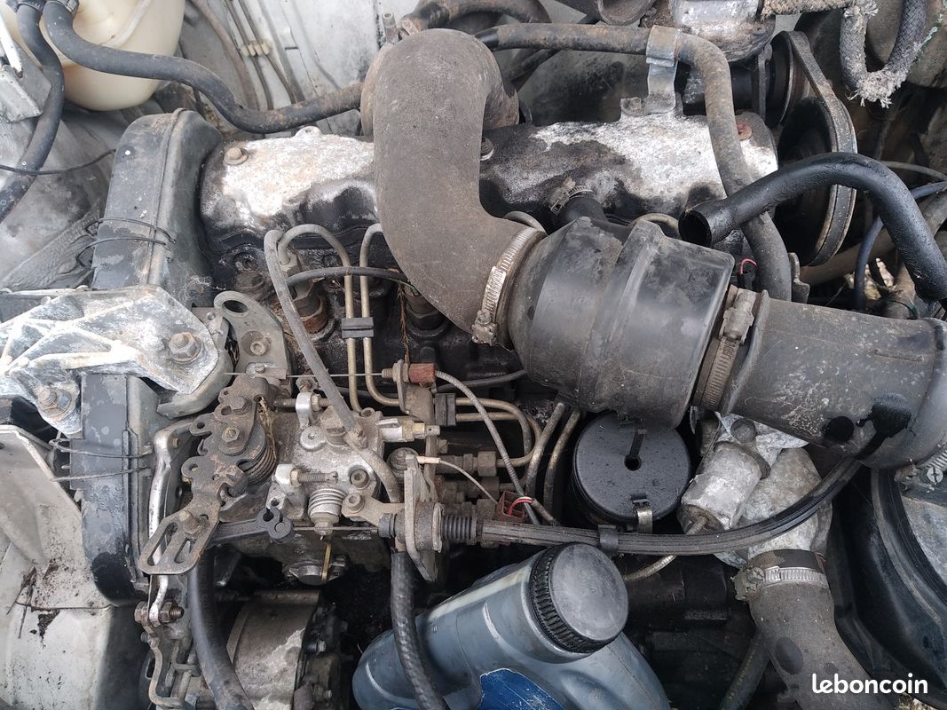Moteur 305 Diesel (image 1)