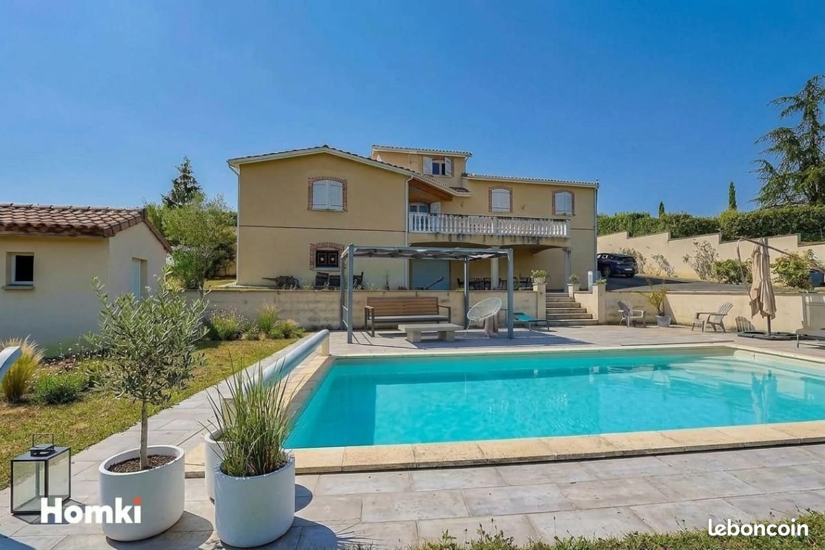 Maison 8 pièces 280 m² · à Castelnau-d'Estrétefonds · 280 m² · 590 000 €
