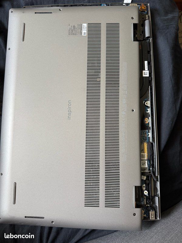 PC Portable Dell Inspiron 1370 - Pour Pièces - Processeur Intel U7300 - 13,4"