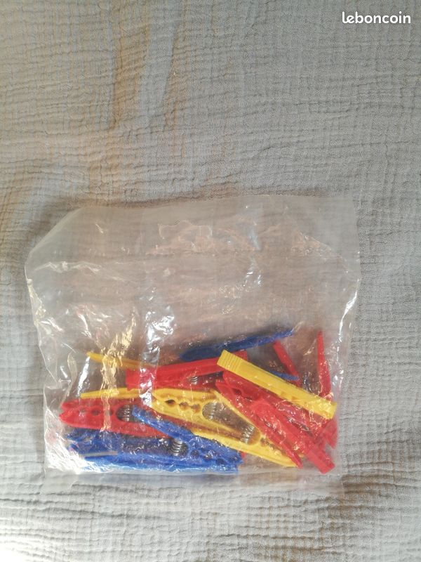 Pinces à linge en plastique - anges78 - 3 euros (image 1)
