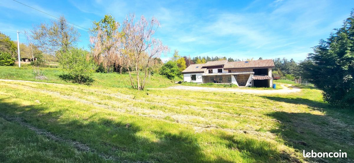 Maison 7 pièces 180 m² · à Cour-Et-Buis · 180 m² · 285 000 €