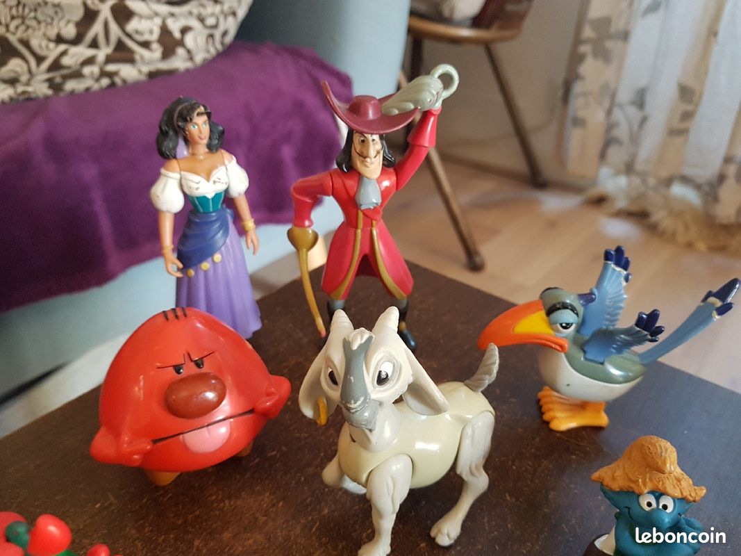 Lot de 45 figurines (image 10)