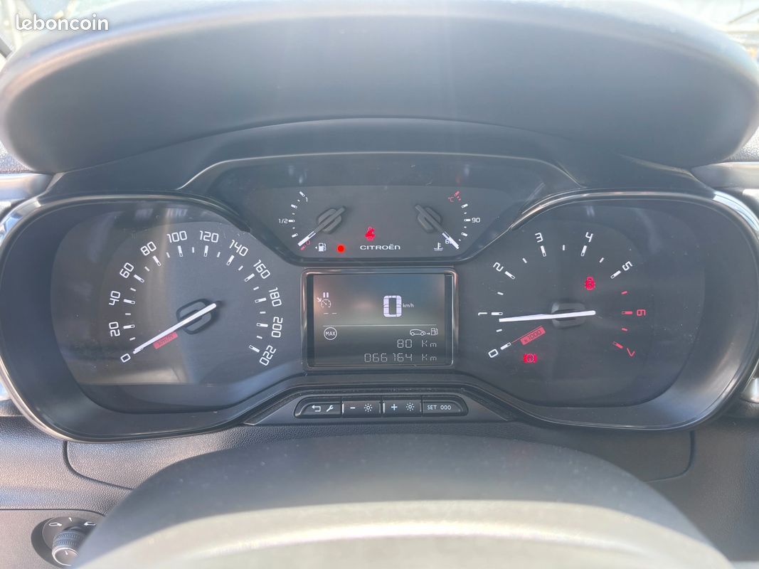 Citroen c3 generation-iii 1.5 bluehdi 100 c-series/ loa credit ballon possible (image 14)