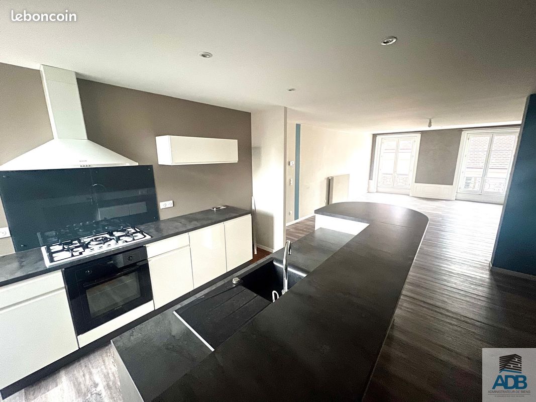 Appartement 4 pièces 90 m² · à Roanne · 90 m² · 695 €/mois