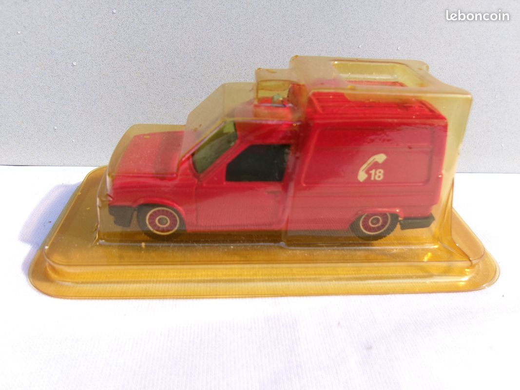 RENAULT EXPRESS PUB Vive Le Sport Albertville 92 Neuf 1/43 Solido EUR 10,00 - FR