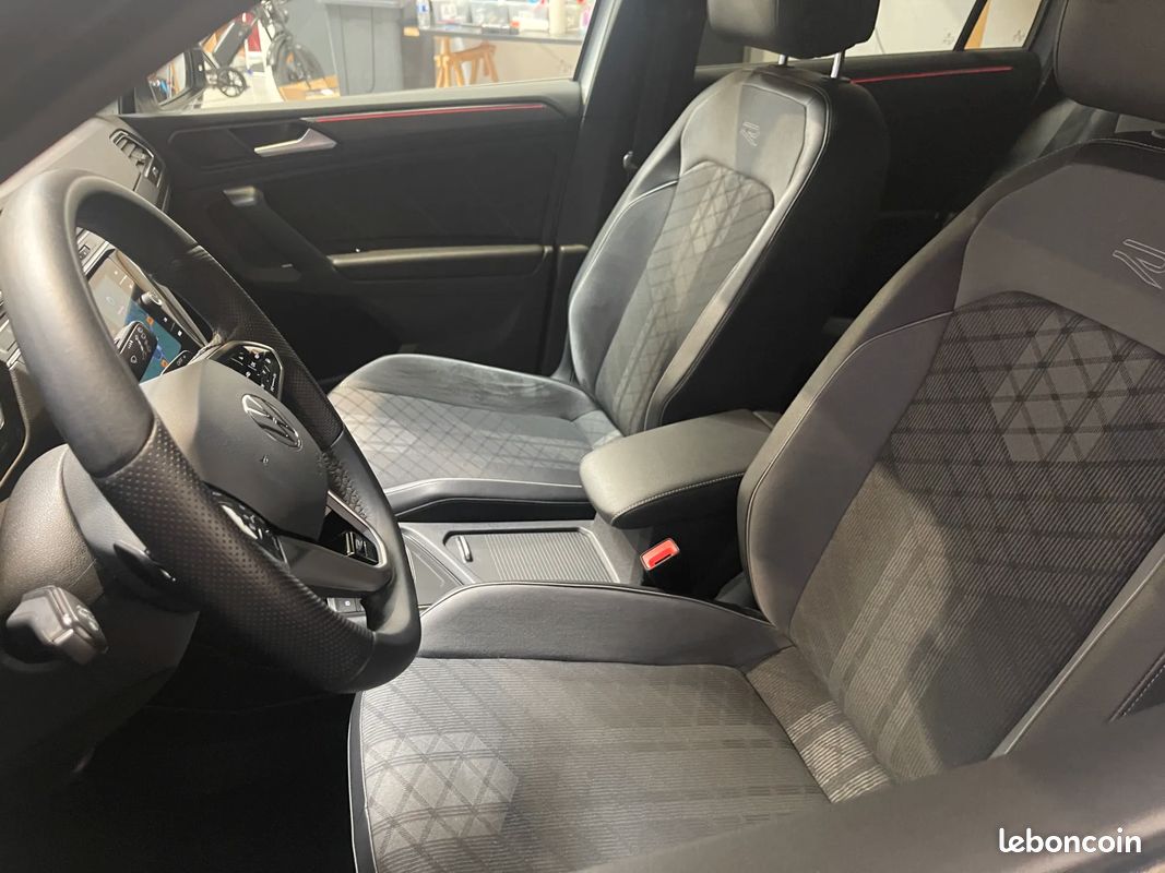 VOLKSWAGEN Tiguan 2.0 TDI 150ch R-Line - 2022 - CarPlay - Virtual cockpit - Led d'ambiance - Boîte auto (image 9)