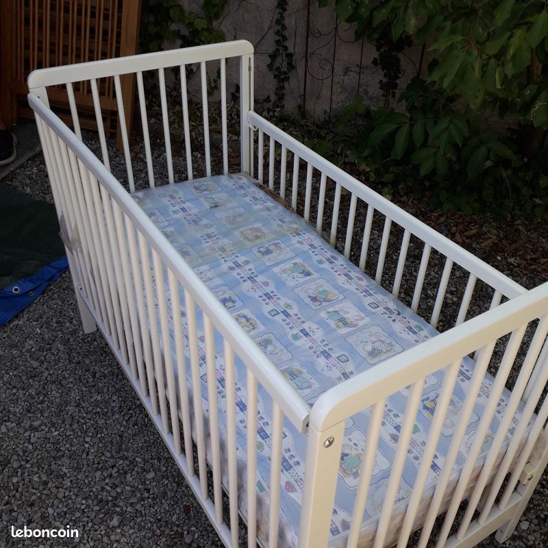 Lit bébé (image 1)