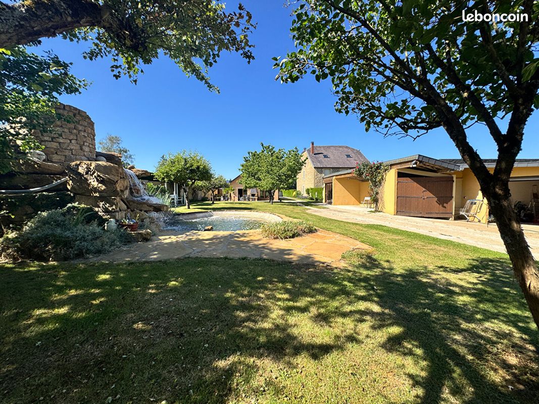 Maison 9 pièces 237 m² · à Aiglemont · 237 m² · 425 000 €