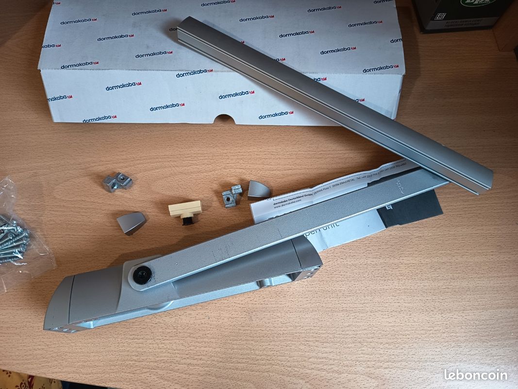 Vends groom ferme porte (image 2)