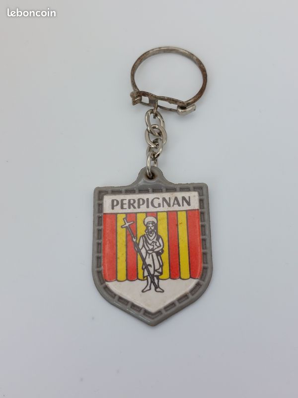 ancien porte cle publicitaire collection APERITIF FAMILIAL DAURE LOUIS