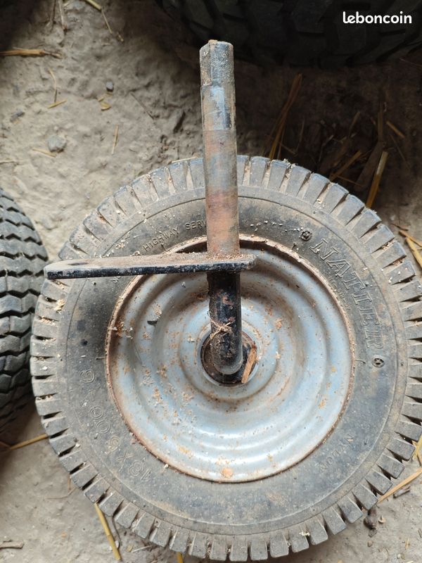 4 roues / pneus de tracteur tondeuse – 2 grandes + 2 petites (image 3)
