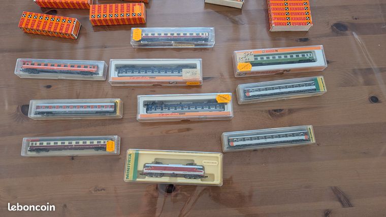 Lot De 29 Wagons Échelle N – Trix Roco Arnold Fleischmann – Bon État