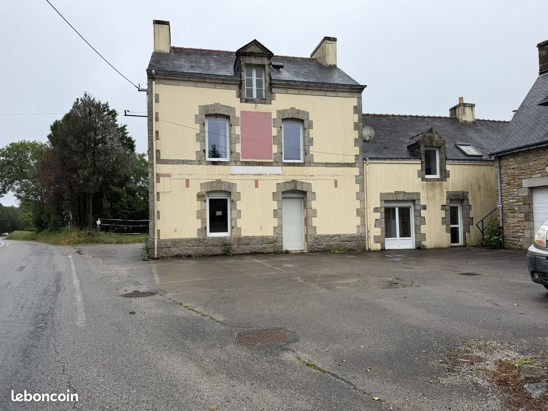 Maison 10 pièces 215 m² · à Camors · 215 m² · 209 000 €