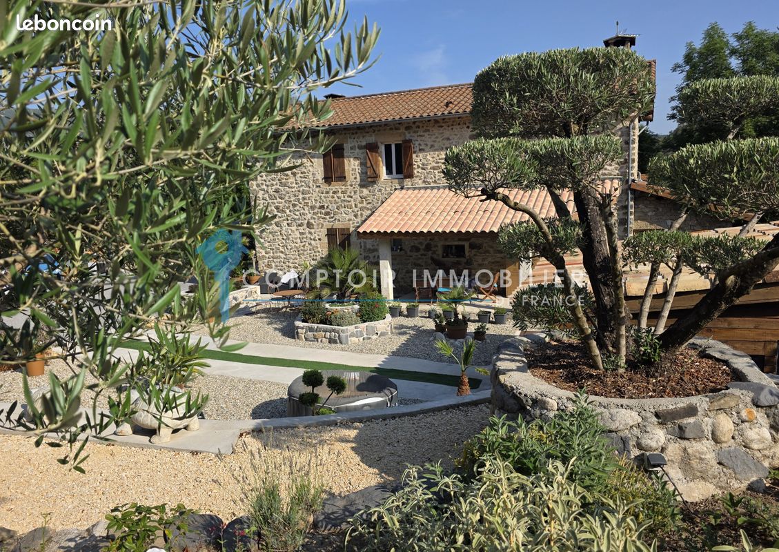 Maison 6 pièces 136 m² · à Jaujac · 136 m² · 399 000 €