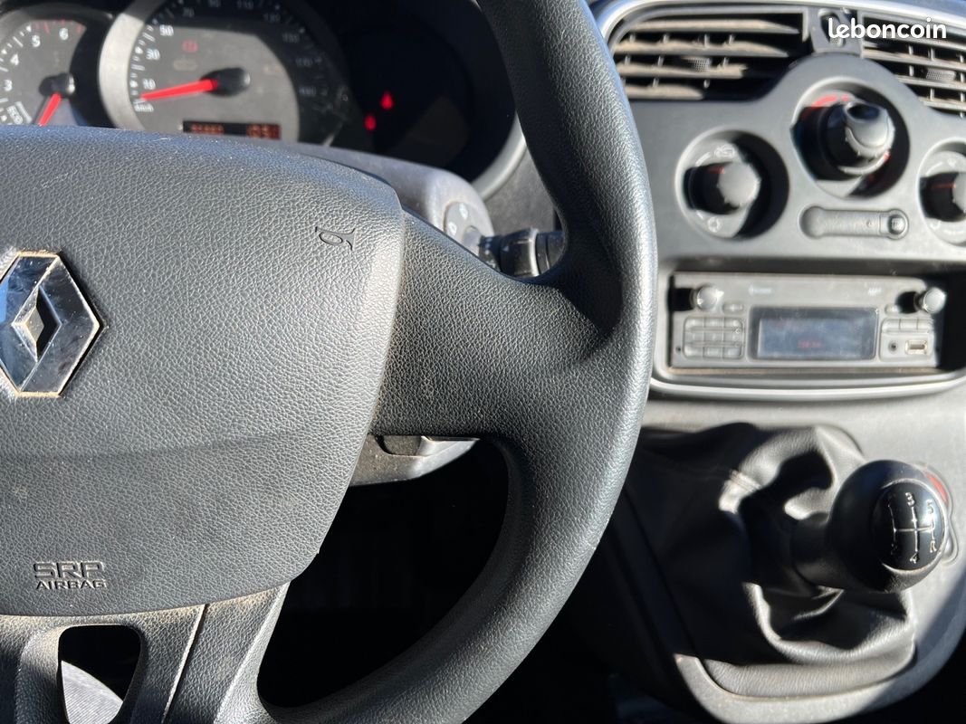 RENAULT KANGOO 1.5 DCI 90 ch Confort Fourgon - Attelage - Pas de TVA (image 12)