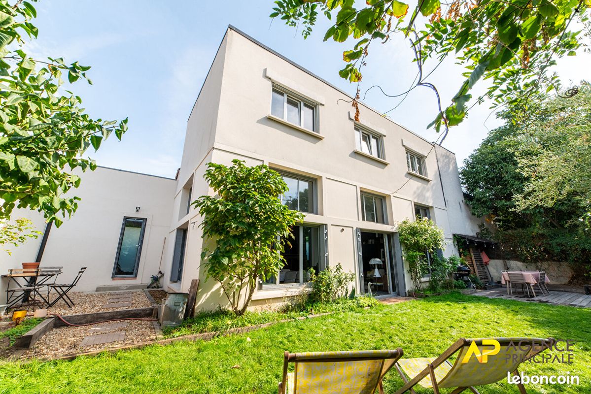 Maison 6 pièces 136 m² · à Colombes · 136 m² · 910 000 €